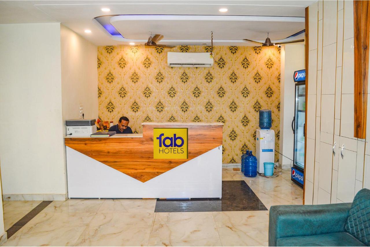 Fabhotel The Golf Inn Ноида Екстериор снимка